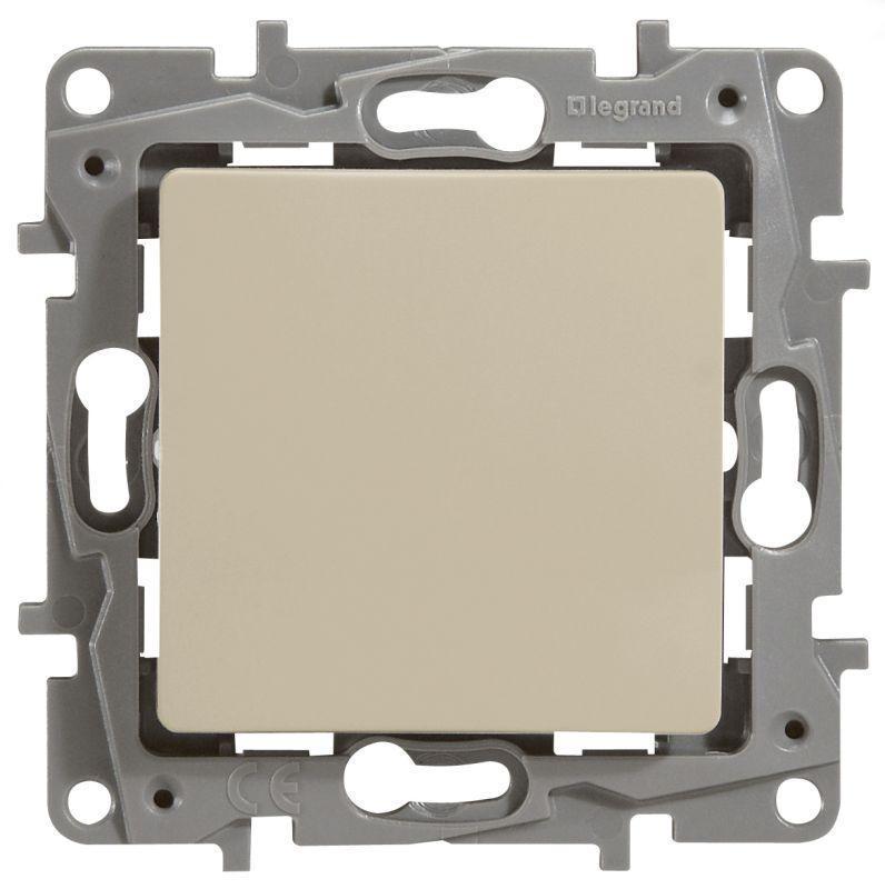 Выключатель одноклавишный Legrand Etika 10A 250V слоновая кость 672301 Выключатель одноклавишный Legrand Etika 10A 250V слоновая кость 672301