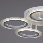 Потолочная люстра Reluce 09812-3.3-05A WH