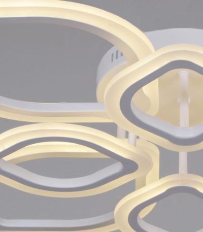 Потолочная люстра Reluce 02303-0.3-4+4 WH