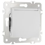 Розетка с заземлением, шторками и защитной крышкой Arte Milano 203.41-1.silver