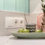 Розетка с заземлением, безвинтовой зажим Werkel белый W1171301 4690389155321