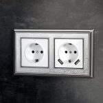 Розетка с заземлением, шторками и USBх2 Werkel белый W1171501 4690389155345