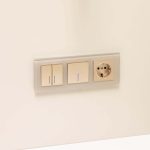 Розетка с заземлением и шторками Werkel шампань рифленый W1171110 4690389159756