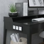 Розетка с заземлением и шторками Werkel 4690389184734 W1171161