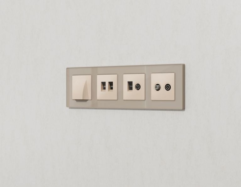 Лицевая панель Alfa (Бежевый матовый) для компьютерной/телефонной двойной розетки RJ-45/RJ-11 Quant Ambrella Volt AP3321