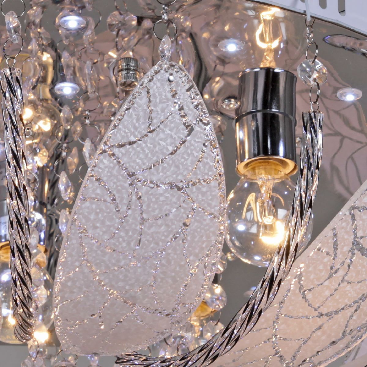 Потолочная люстра Reluce 55727-0.3-05