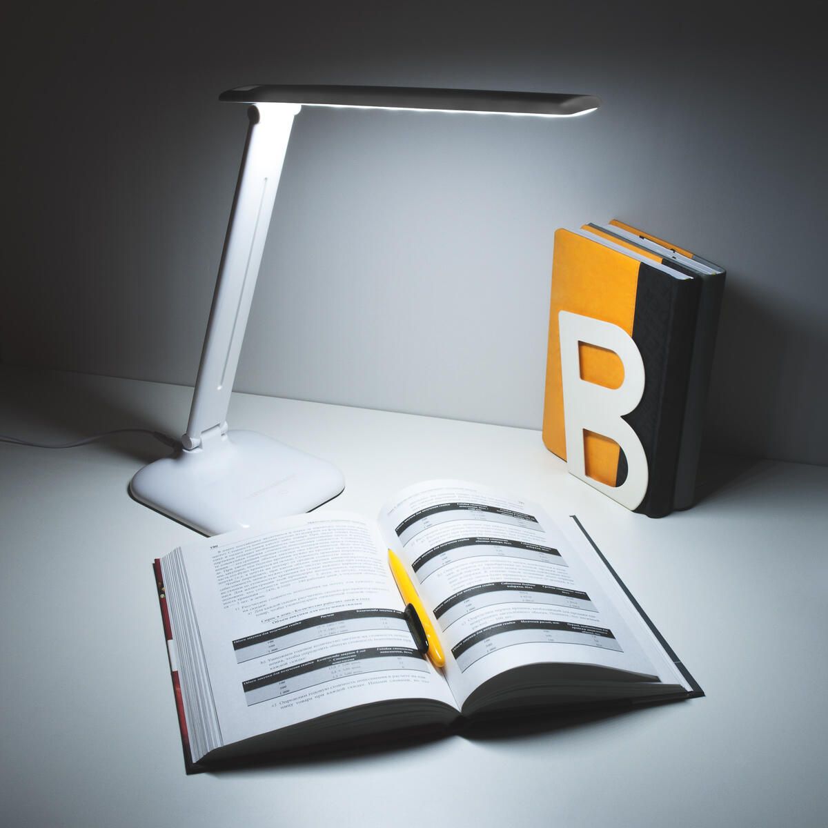 Настольная лампа Eurosvet Alcor Alcor белый (TL90200)