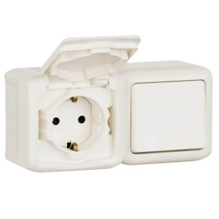 Блок выключатель одноклавишный и розетка 2К+З Legrand Quteo 16A 250V с/з со шторками крышкой IP44 белый 782318