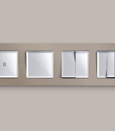 Комплект механизма 2-клавишного перекрестного выключателя 10A-250V Alfa Серебро глянец Quant Ambrella Volt MA403030 (AP4030, VM125)