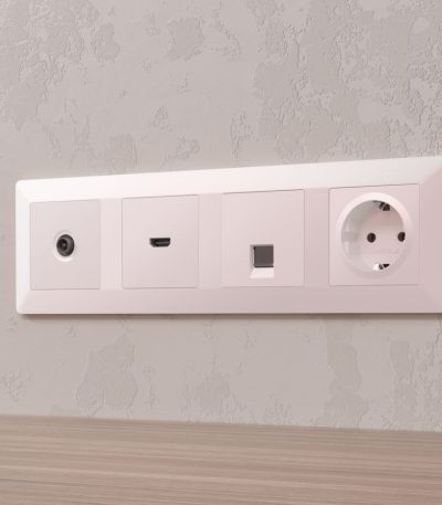 Комплект механизма компьютерной розетки RJ-45 экранированной с автоматической защитной шторкой Alfa Жемчуг Quant Ambrella Volt MA212005 (AP2120, VM185)