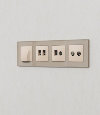 Лицевая панель Alfa (Бежевый матовый) для компьютерной/телефонной двойной розетки RJ-45/RJ-11 Quant Ambrella Volt AP3321