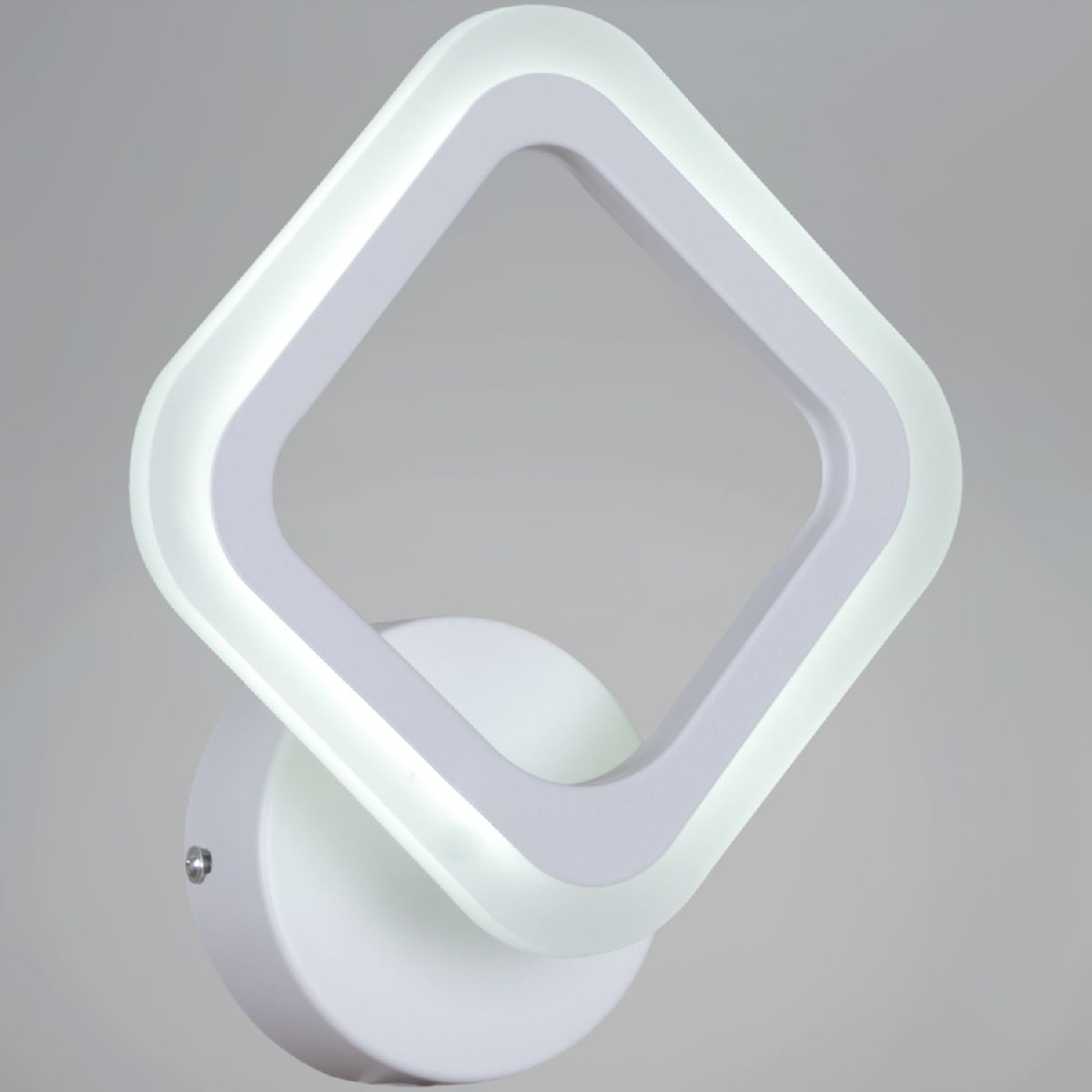 Настенный светильник Reluce 05104-0.2-01 WH Настенный светильник Reluce 05104-0.2-01 WH