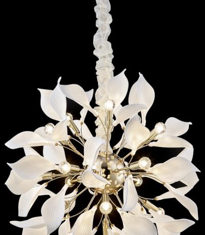 Подвесная люстра Wertmark Miranda WE123.18.303