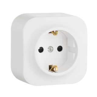 Розетка 2К+З Legrand Quteo 16A 250V с/з со шторками белая 782220