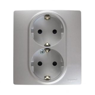 Розетка 2X2К+З Legrand Etika 16A 250V с/з со шторками безвинтовой зажим немецкий стандарт алюминий 672433