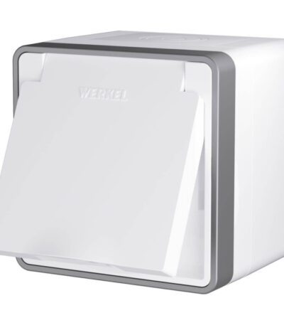 Розетка влагозащищенная с заземлением с защитной крышкой и шторками Werkel Gallant белый W5071201 4690389164583