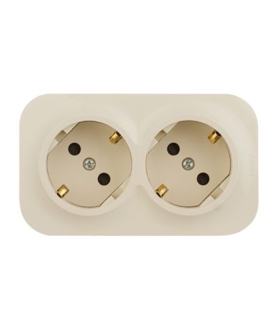 Розеточный блок двойной с/з со шторками Legrand Quteo 782267