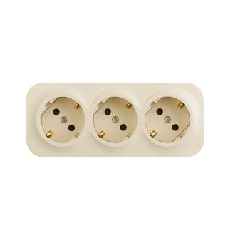 Розеточный блок тройной с/з со шторками Legrand Quteo 782268
