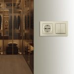 Выключатель двухклавишный с розеткой Arte Milano SET06-2-30-2-40-1 shampan