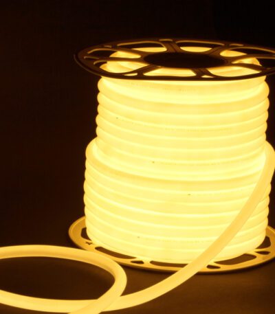 Светодиодный гибкий неон Elektrostandard 220V 9,6W 144Led 2835 IP67 круглый теплый белый, 50 м 4690389167485