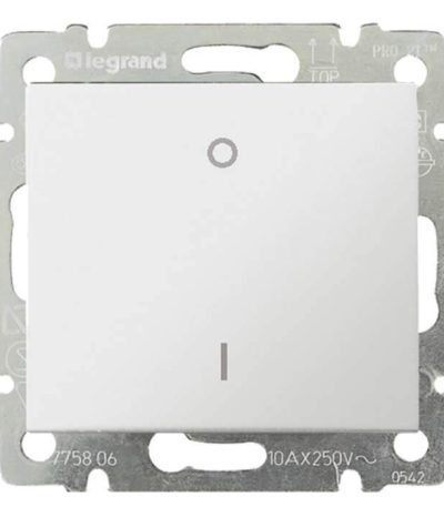 Выключатель одноклавишный трехполюсный Legrand Valena 10A 400V белый 774403