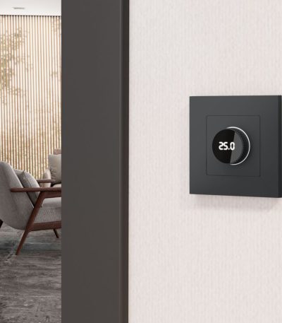 Комплект мех-ма термор-ра с цифровым дисплеем с подсветкой и датчиком для теплого пола Alfa Графит мягкое касание Quant Ambrella Volt MA905810 (AP9058, VM1385)