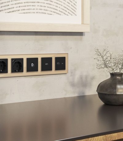 Комплект механизма TV розетки оконечной экранированной 5-1000MHz 3dB Alfa Черный матовый Quant Ambrella Volt MA813005 (AP8130, VM199)