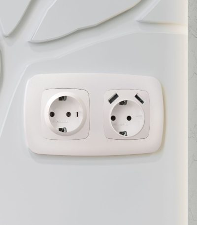 Лицевая панель для розетки с/з Ambrella Volt Omega OP2060