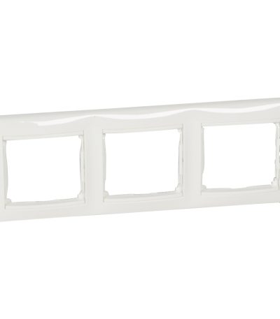 Рамка трехместная Legrand Valena Classic 694242